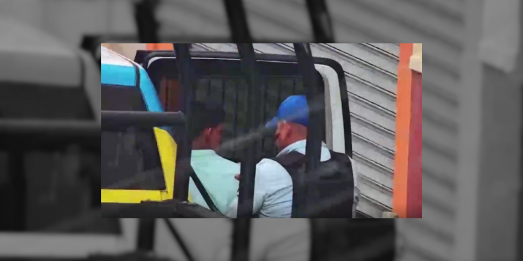 Policía De Monterrey Detiene A Presunto Asaltante