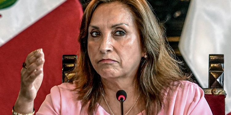 presidenta-destituida-en-perú