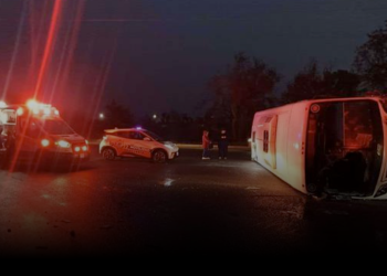 vuelca-camión-Pesquería-accidente-vial-Gran-Dinastía