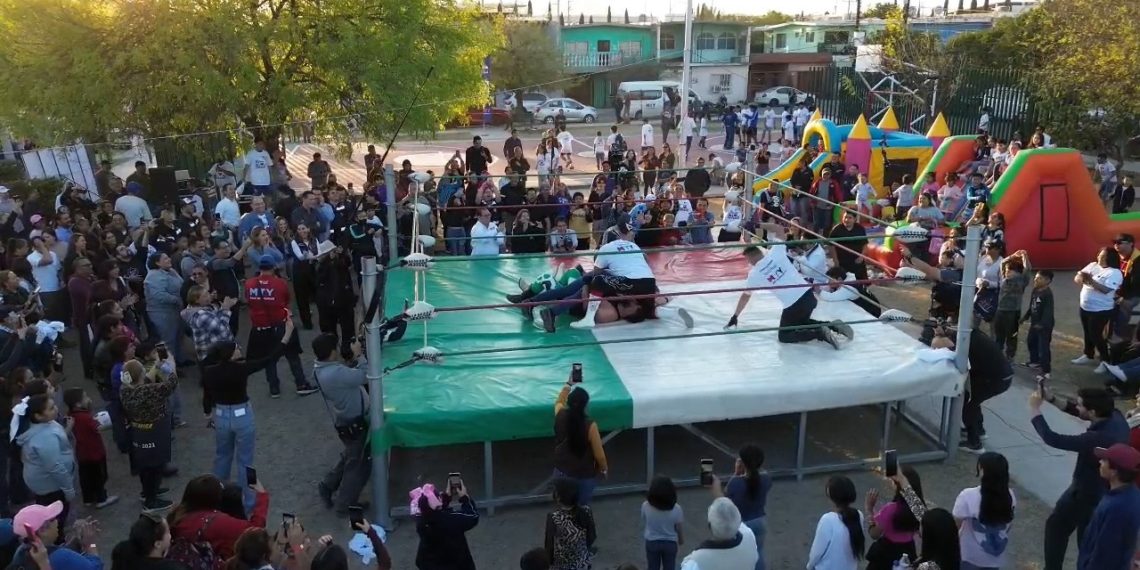 Barrio-de-mi-Corazón-Gobierno-de-Monterrey-Tarjeta-Regia-Plus-colonia-Martínez-mantenimiento-urbano