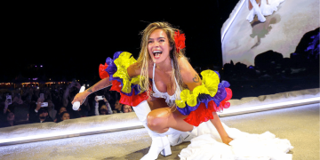 karol g durante el primer fin de semana de coachella