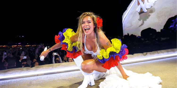 karol g durante el primer fin de semana de coachella