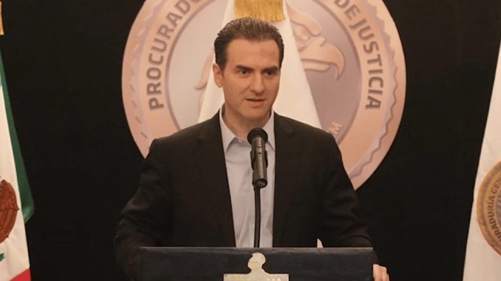 charla con Adrián de la Garza sobre su vocación, familia y pasado como procurador del estado