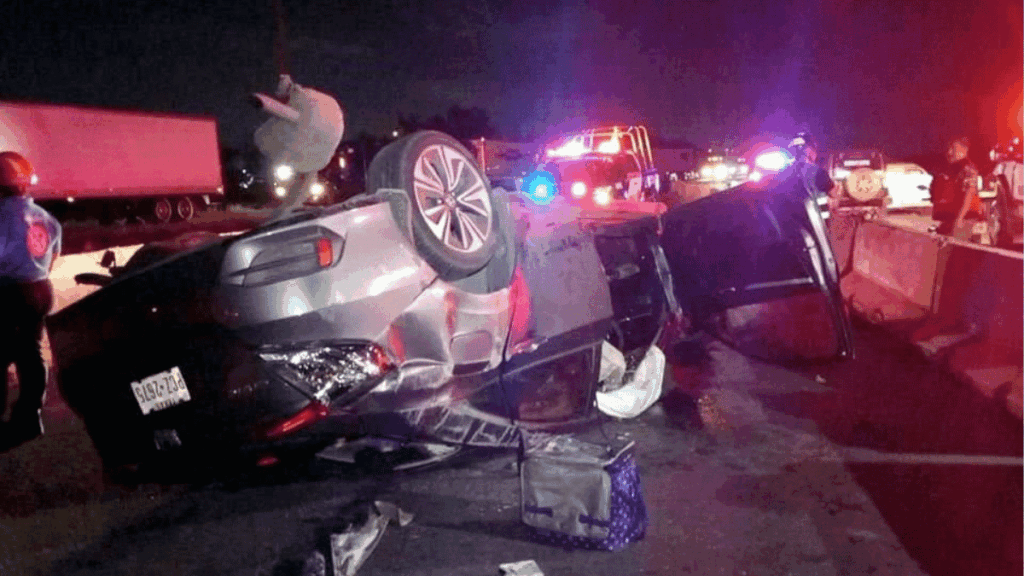 choque en Escobedo provoca un accidente en Periférico y un robo a lesionados