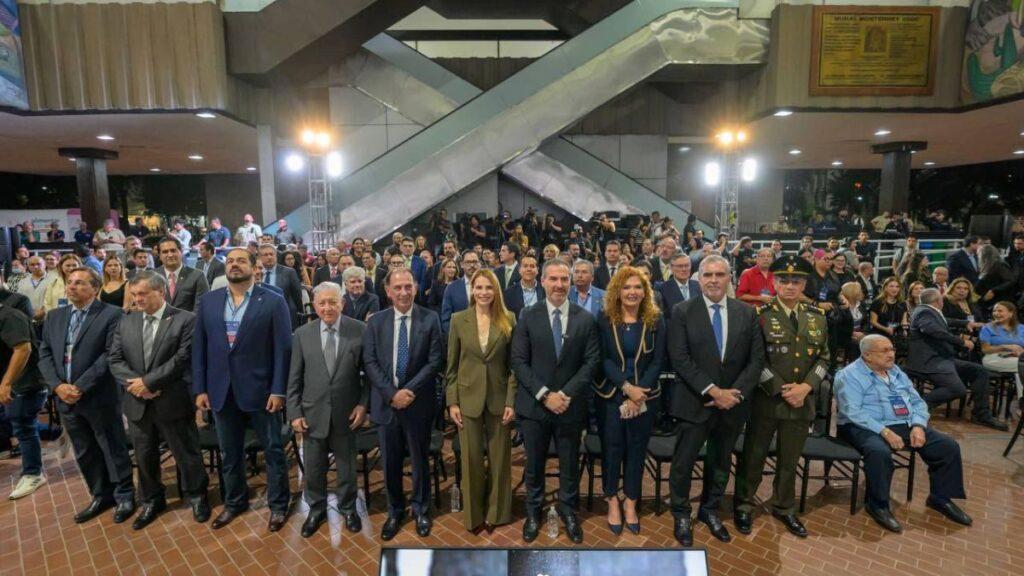 Adrián de la Garza recibe fuerte respaldo del PAN en el Palacio de Monterrey