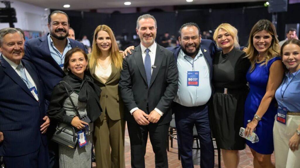 Adrián de la Garza recibe fuerte respaldo del PAN en el Palacio de Monterrey